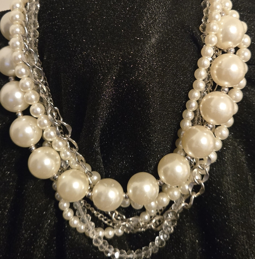 Elegant Pearl Necklace